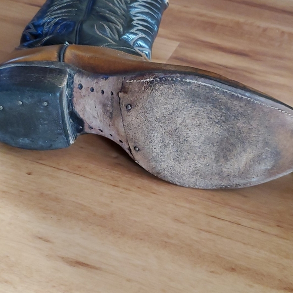 Boots - Picture 3 of 4